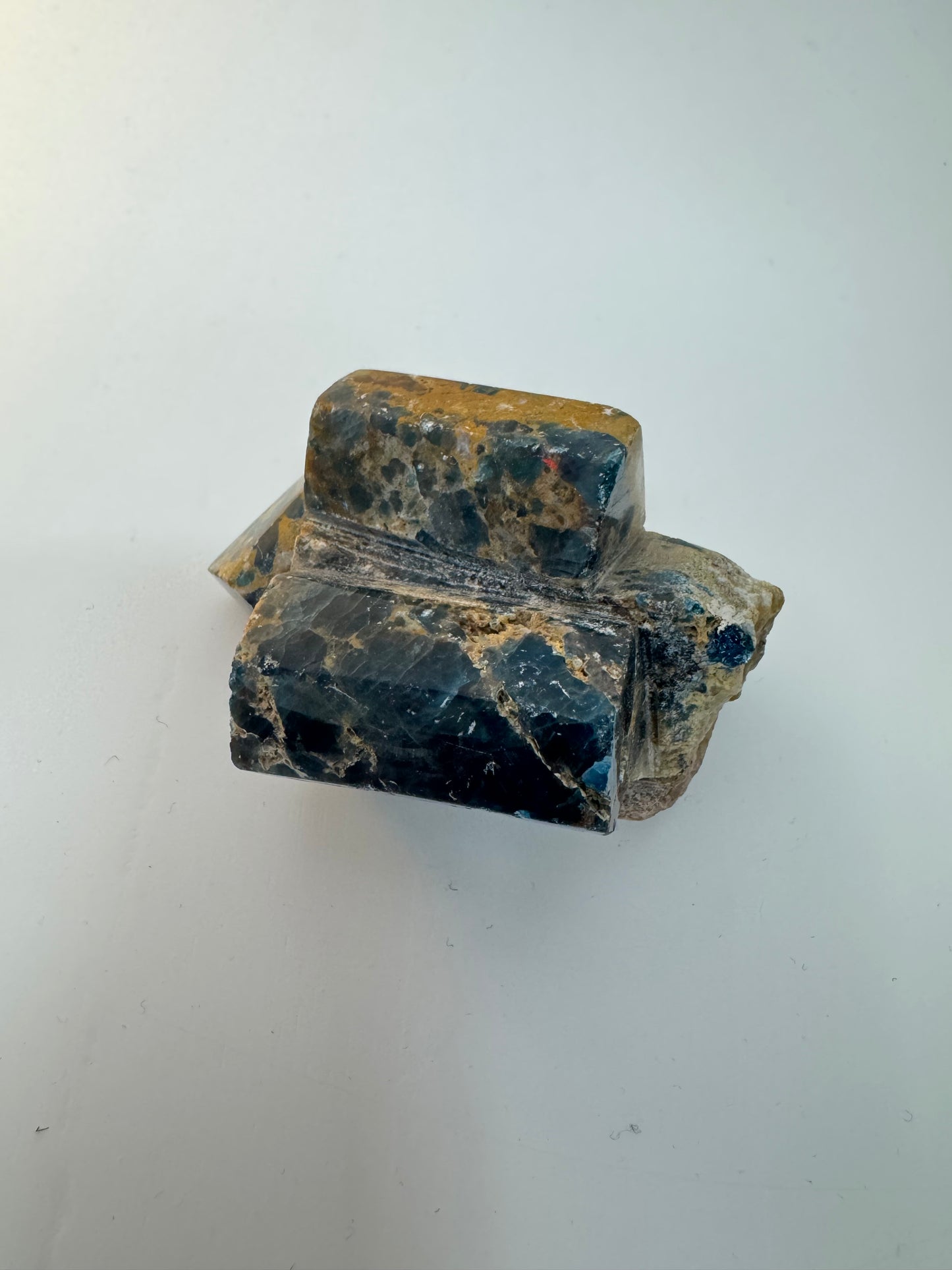 Apatite raw cluster