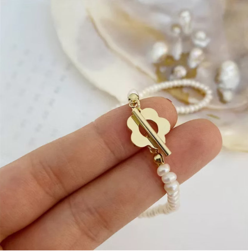 Maggie M - Daisy Necklace