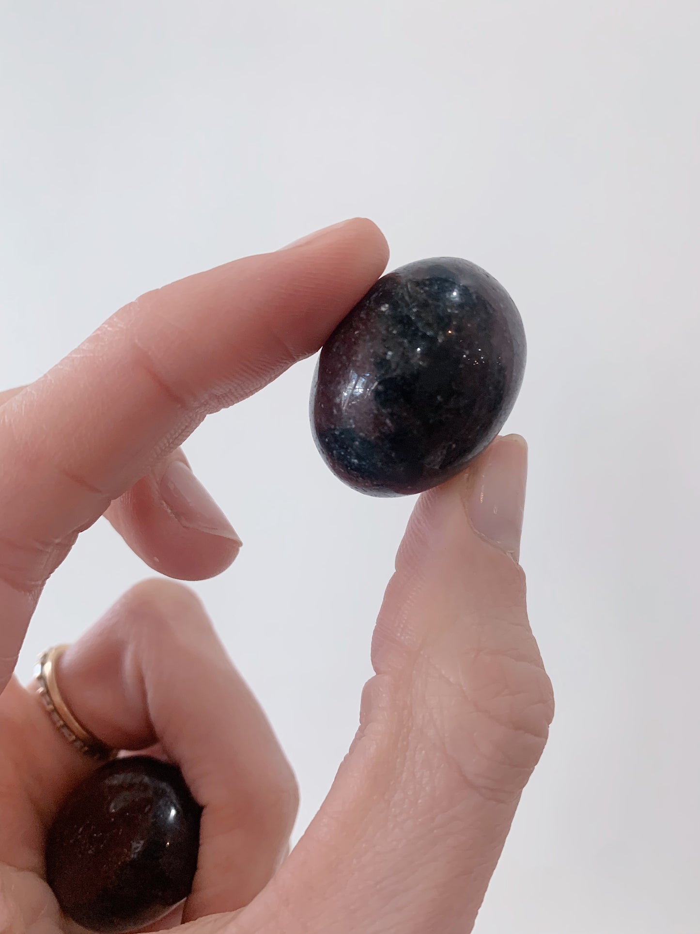Garnet Tumbled Stones