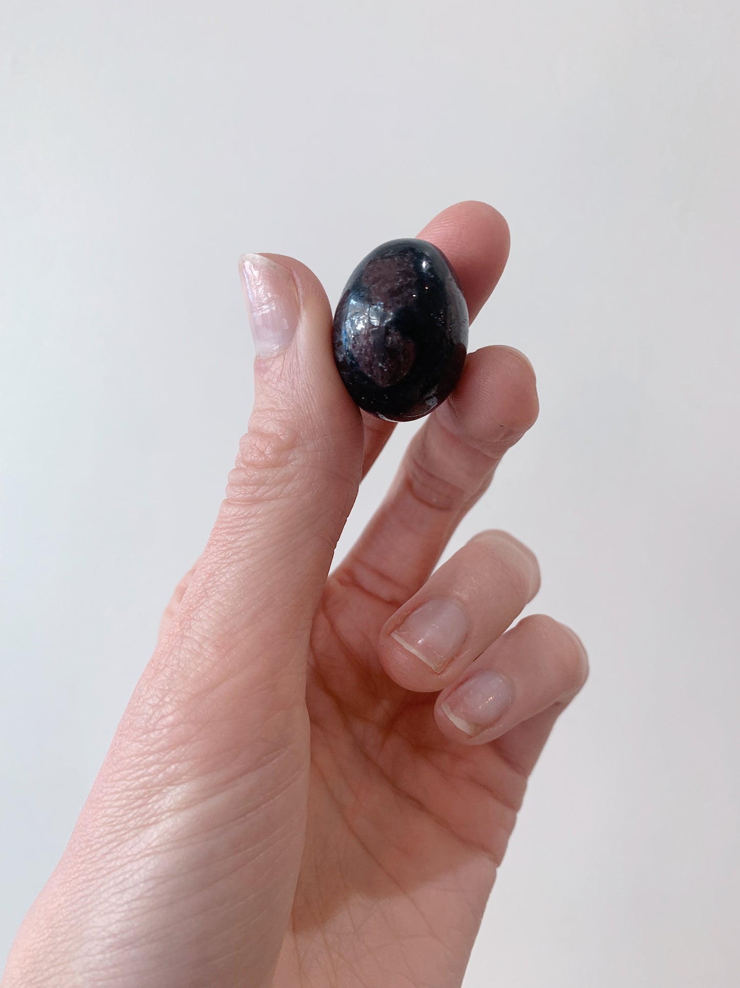 Garnet Tumbled Stones