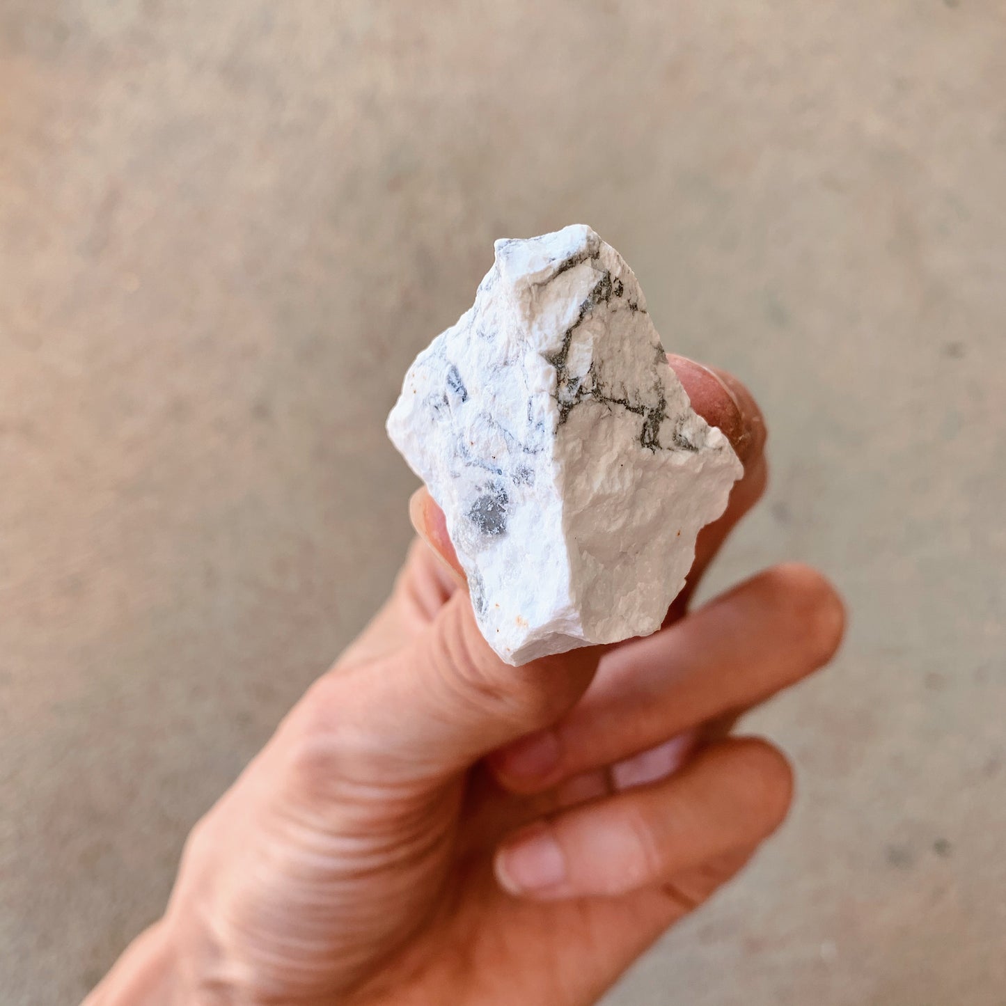 Howlite • Rough