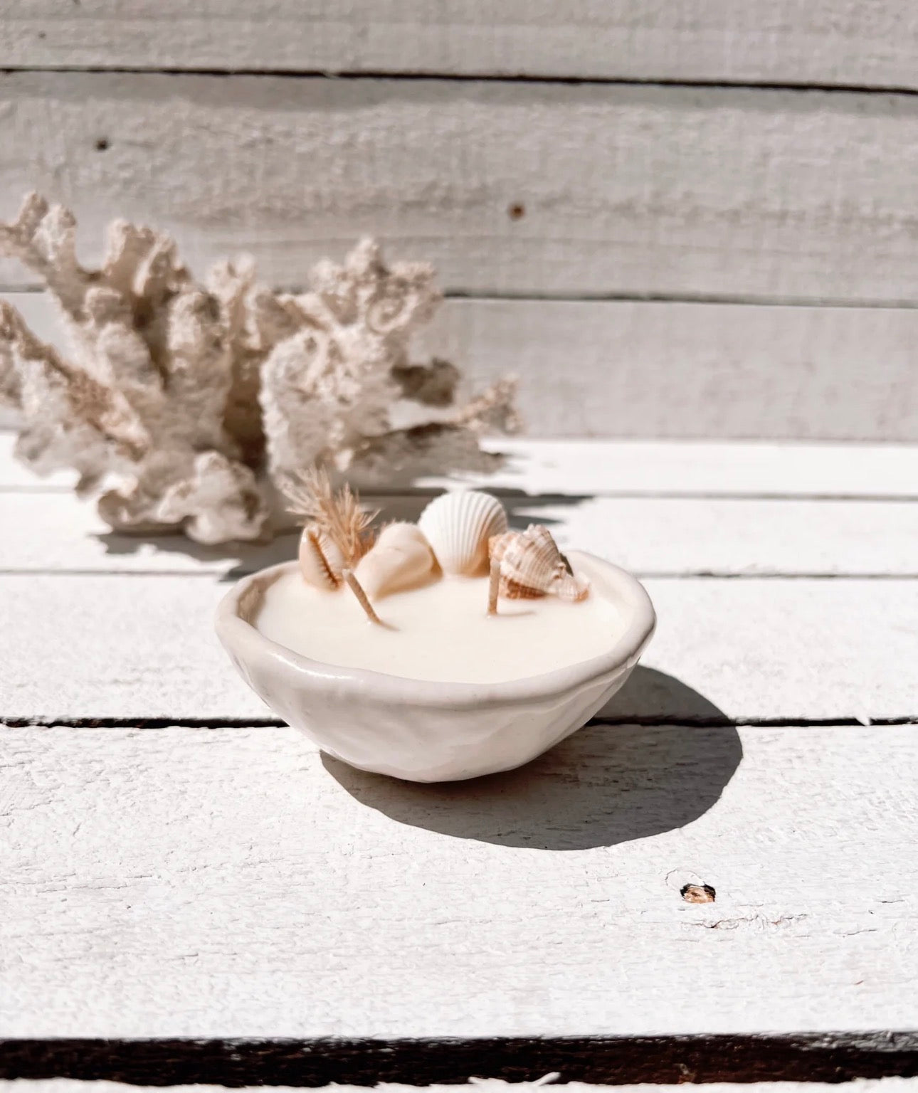 Saide - seashell pinched ceramic soy candle