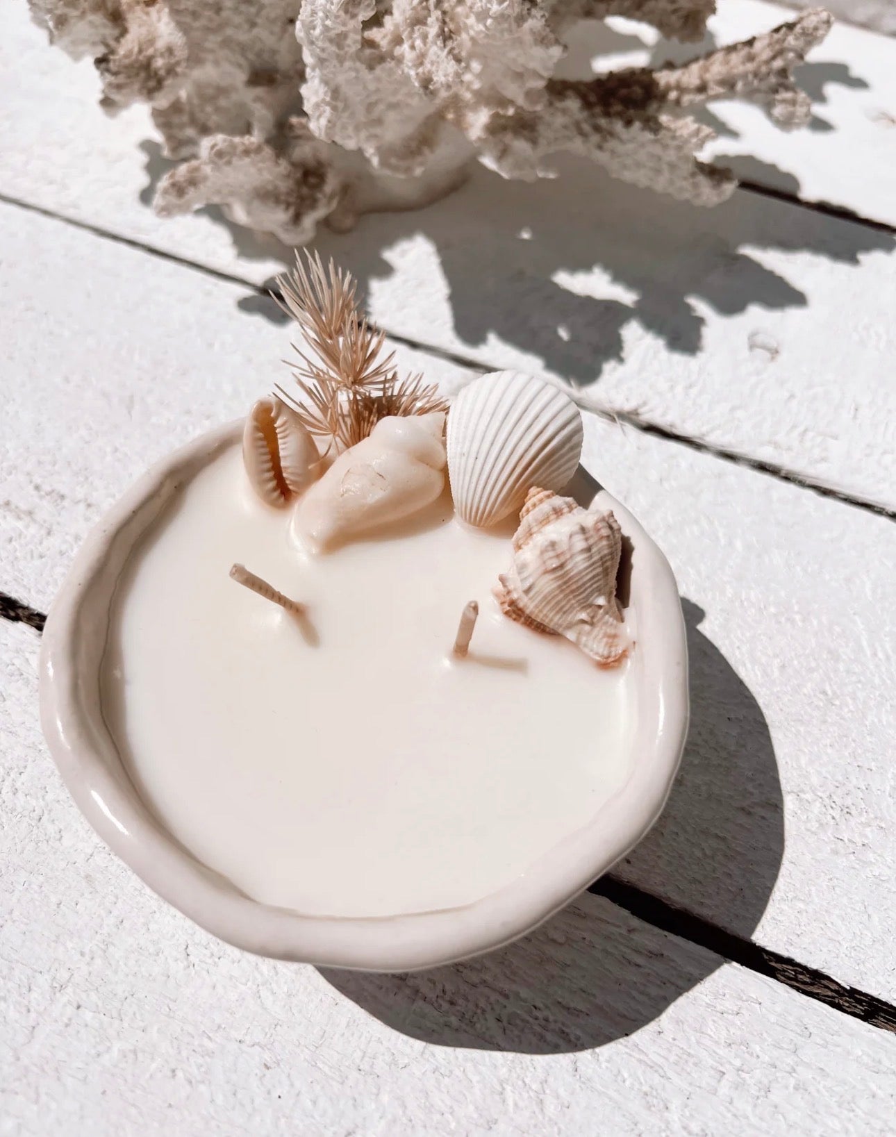Saide - seashell pinched ceramic soy candle