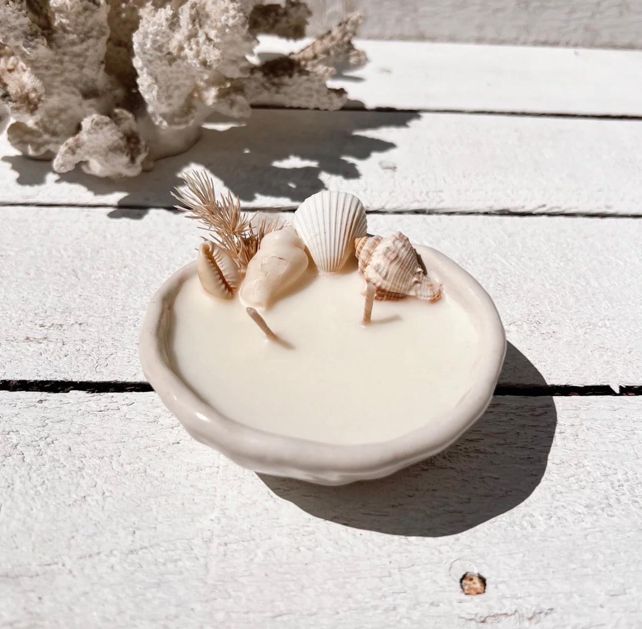 Saide - seashell pinched ceramic soy candle