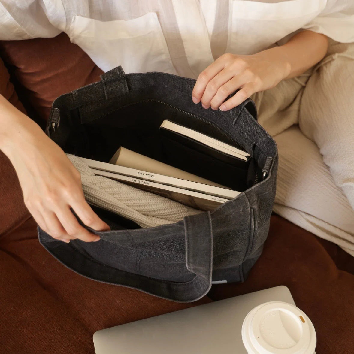 ARRAY Midi Pocket Tote