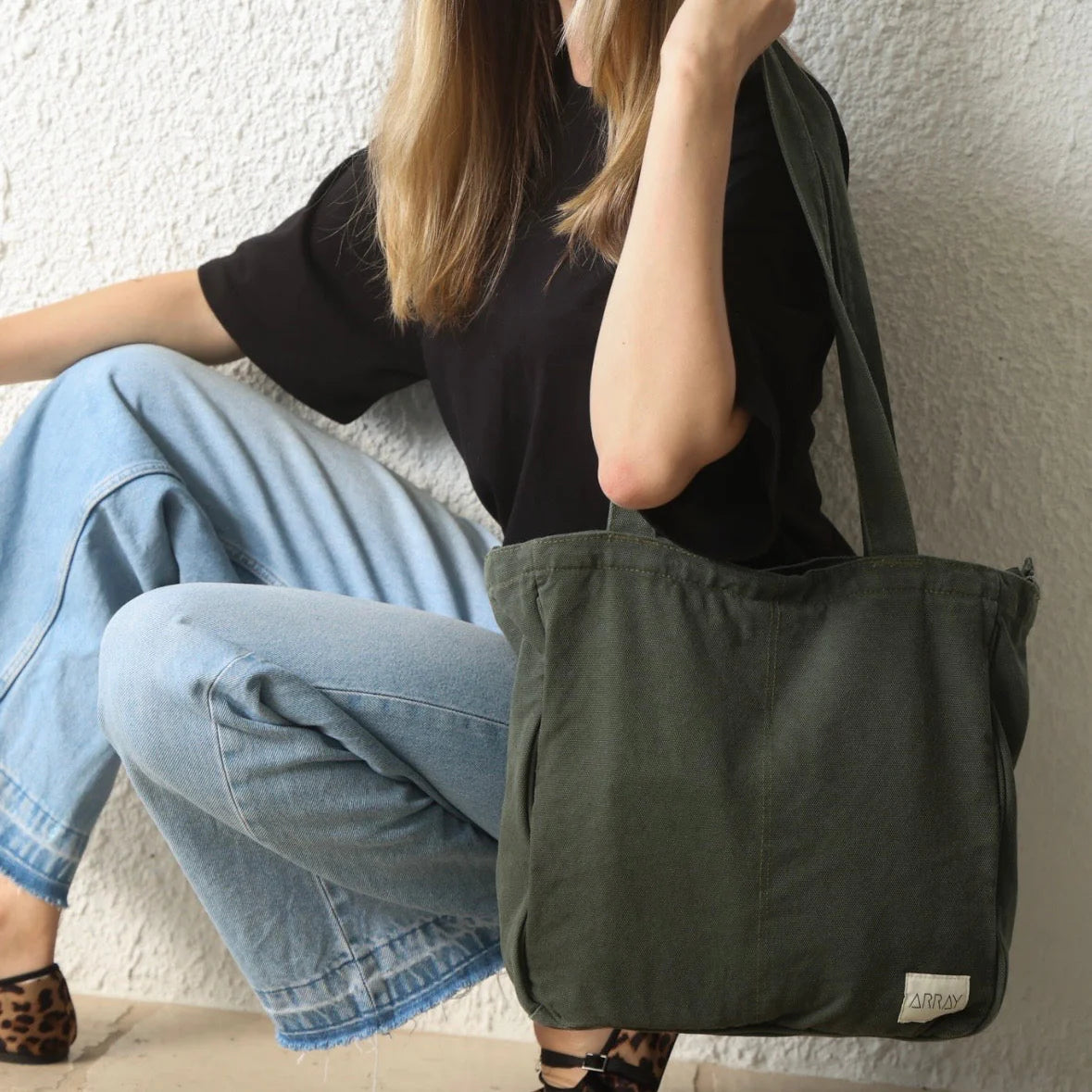 ARRAY Midi Pocket Tote