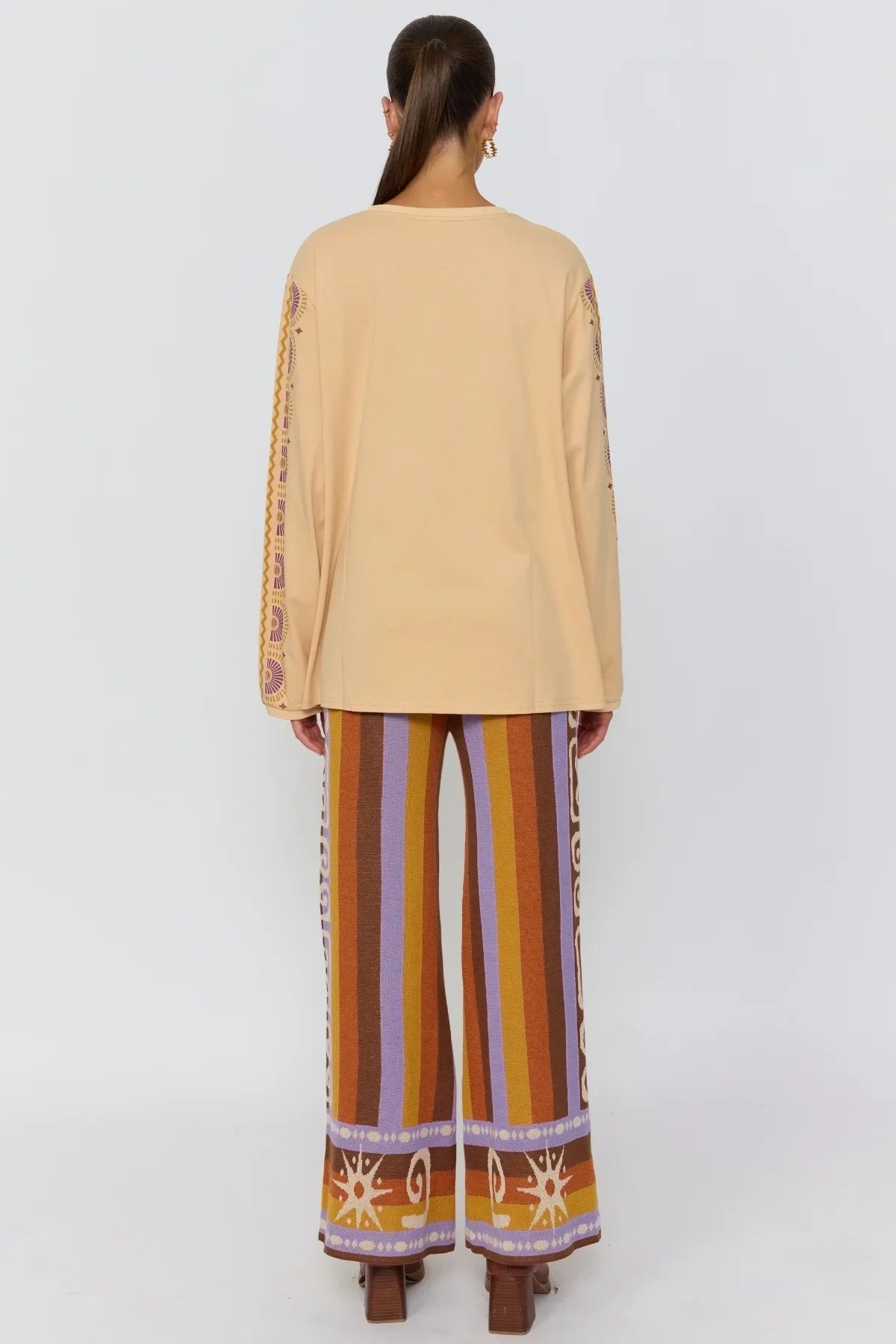 SOUL WOMAN LONG SLEEVE TEE - SAND