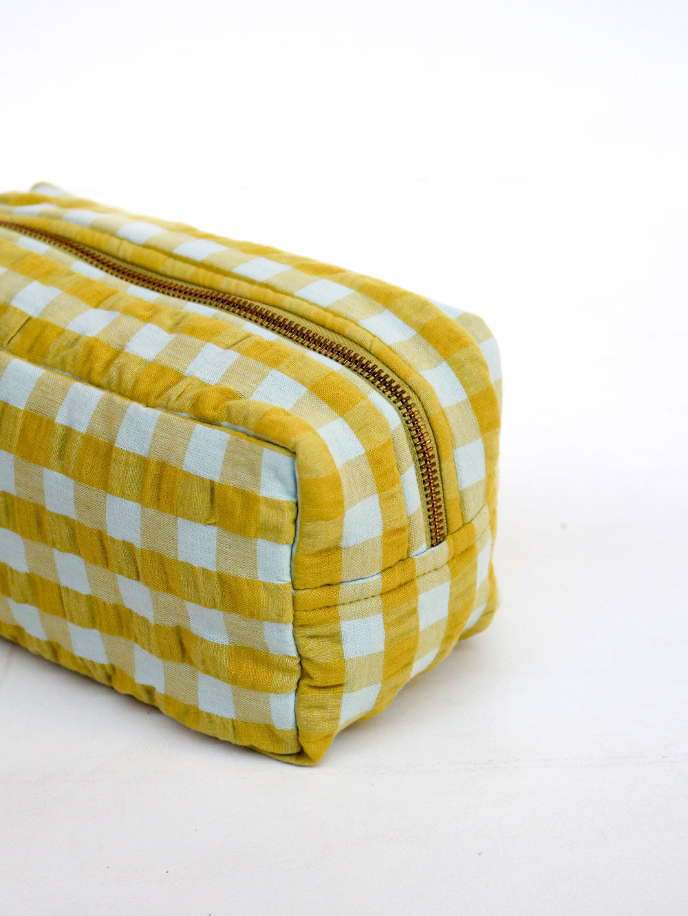 Mosey Me
Citrus Seersucker Dopp Kit