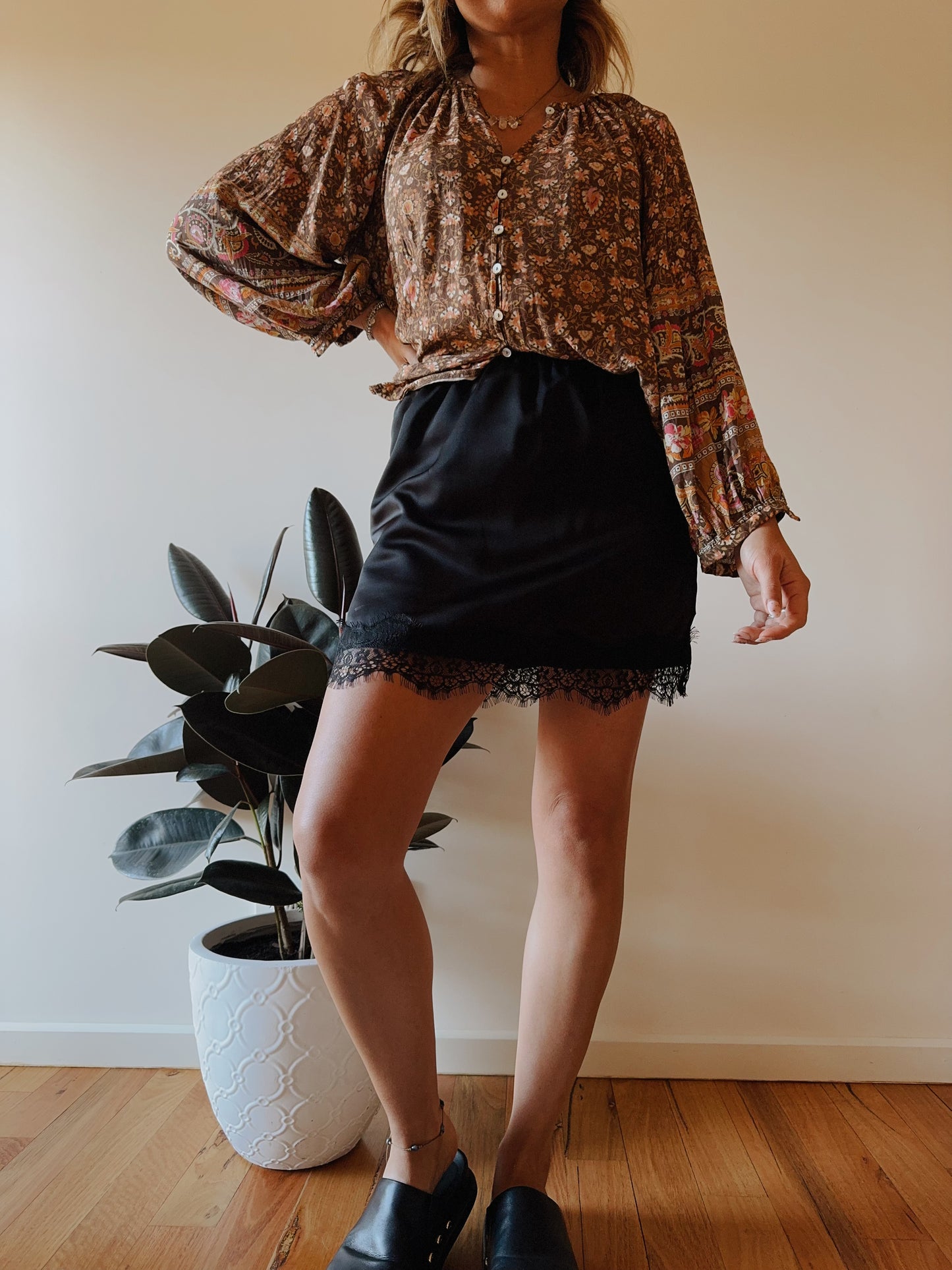 Belle Lace Mini Skirt - Black