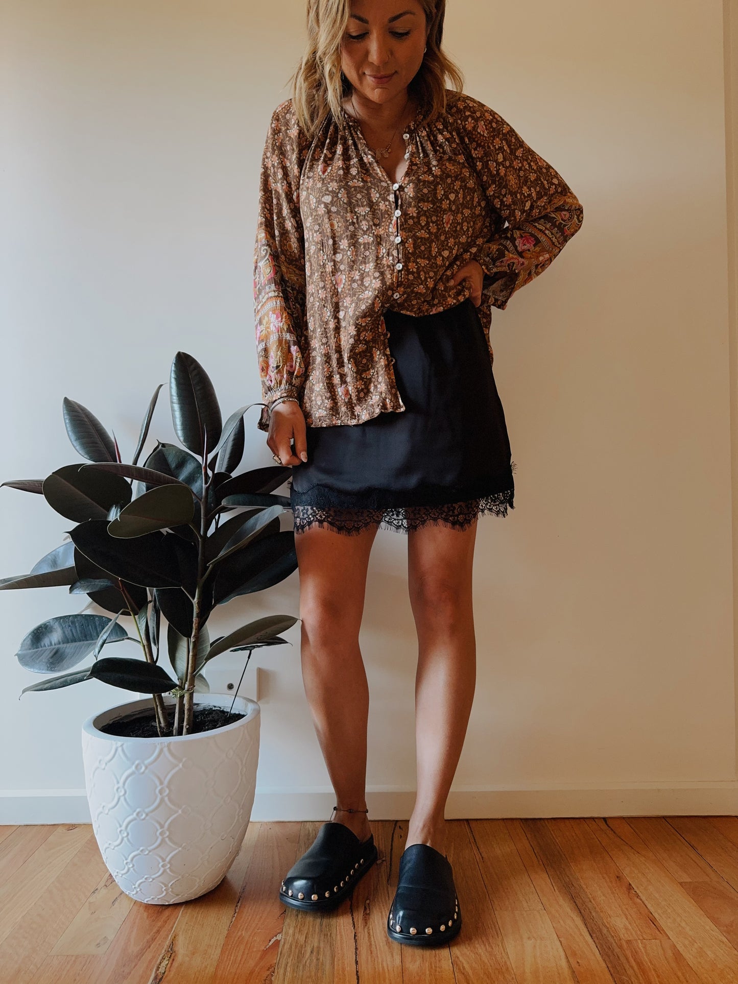 Belle Lace Mini Skirt - Black