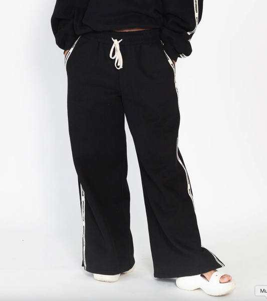 Cracker Day Club - Cloud Sweatpants / Black