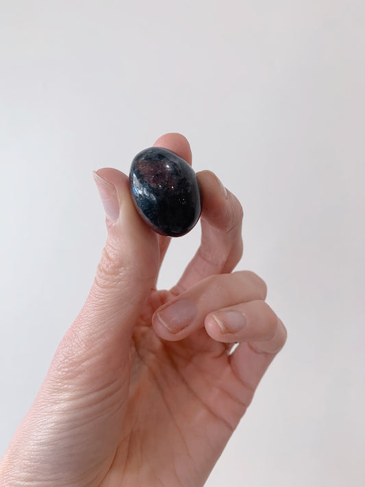 Garnet Tumbled Stones