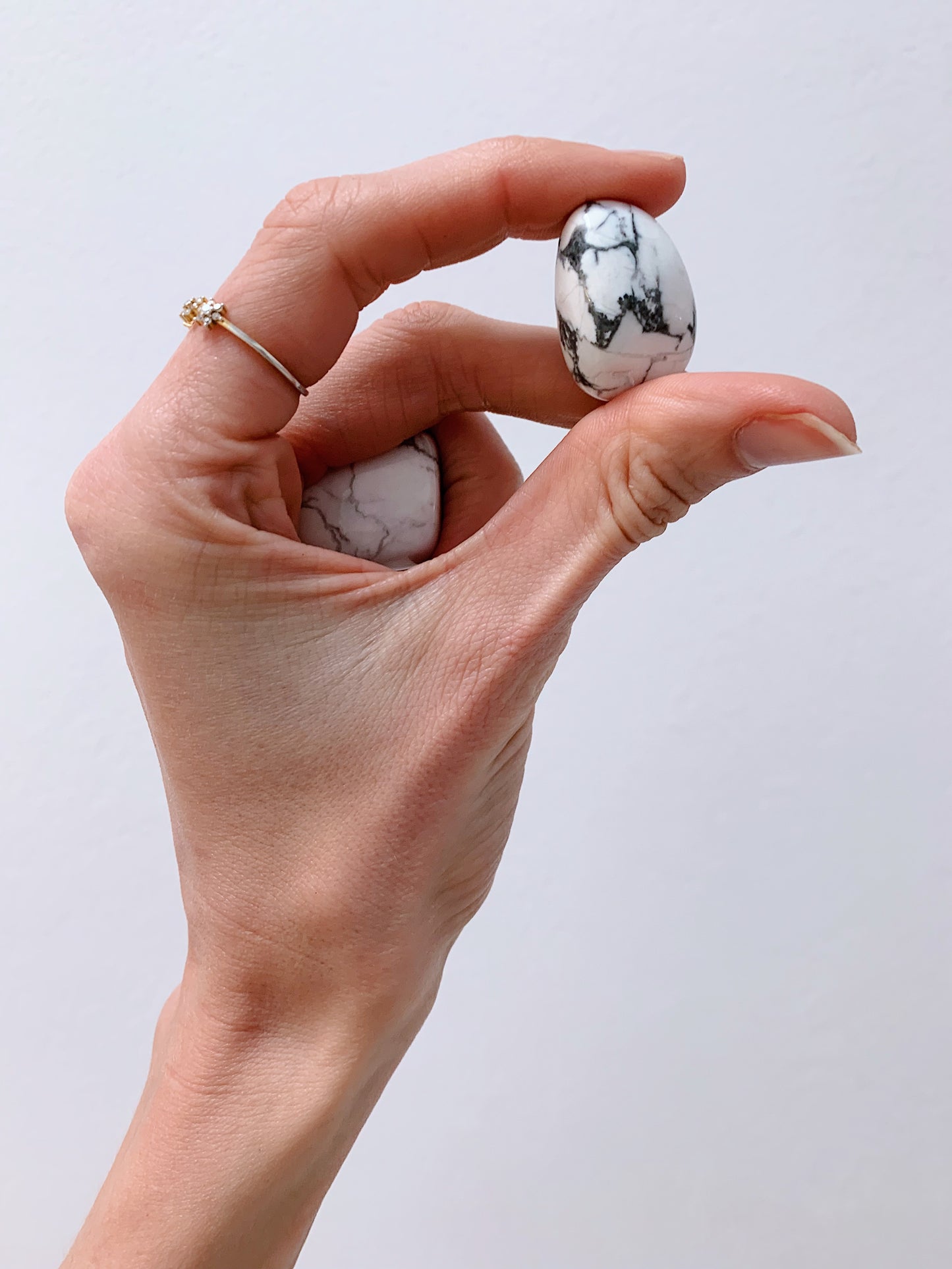 Howlite Tumbled Stones