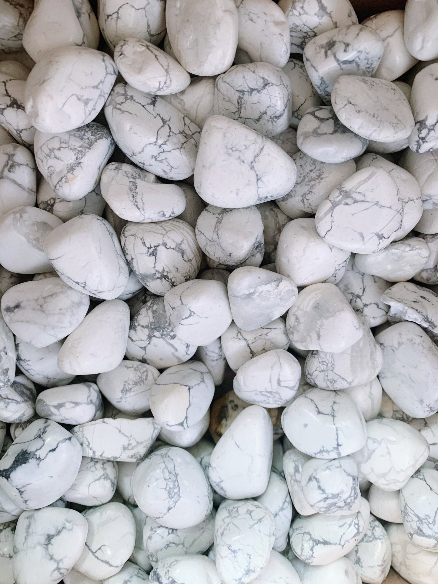 Howlite Tumbled Stones